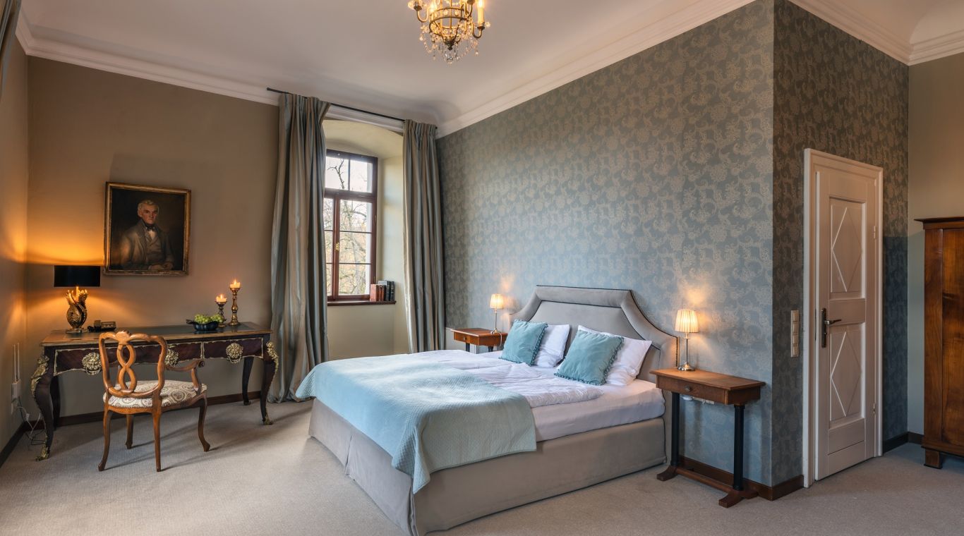 Vouchery  na pobyt lub do restauracji w Zamku Karpniki  