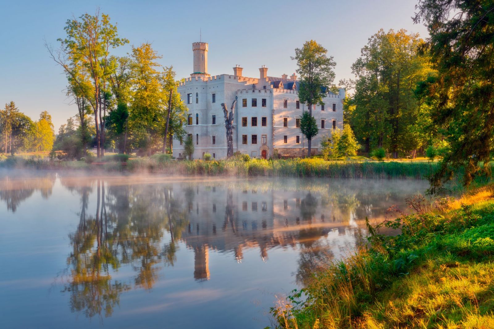 Vouchery  na pobyt lub do restauracji w Zamku Karpniki  