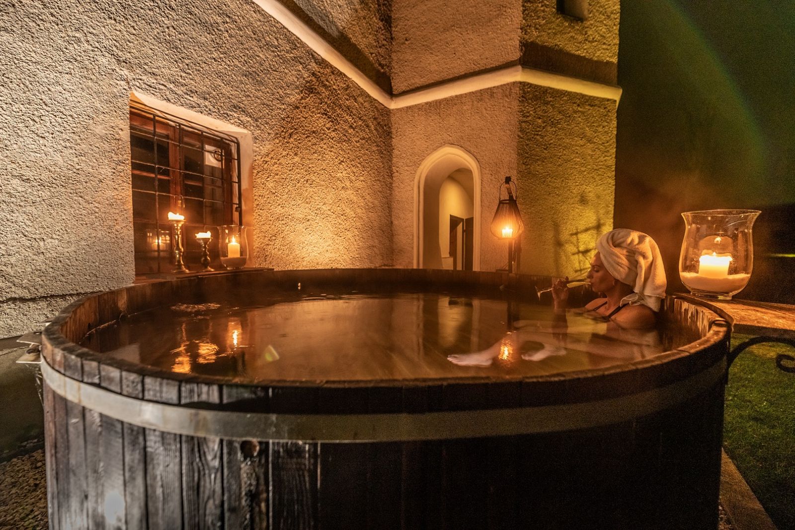 Vouchery  na pobyt lub do restauracji w Zamku Karpniki  