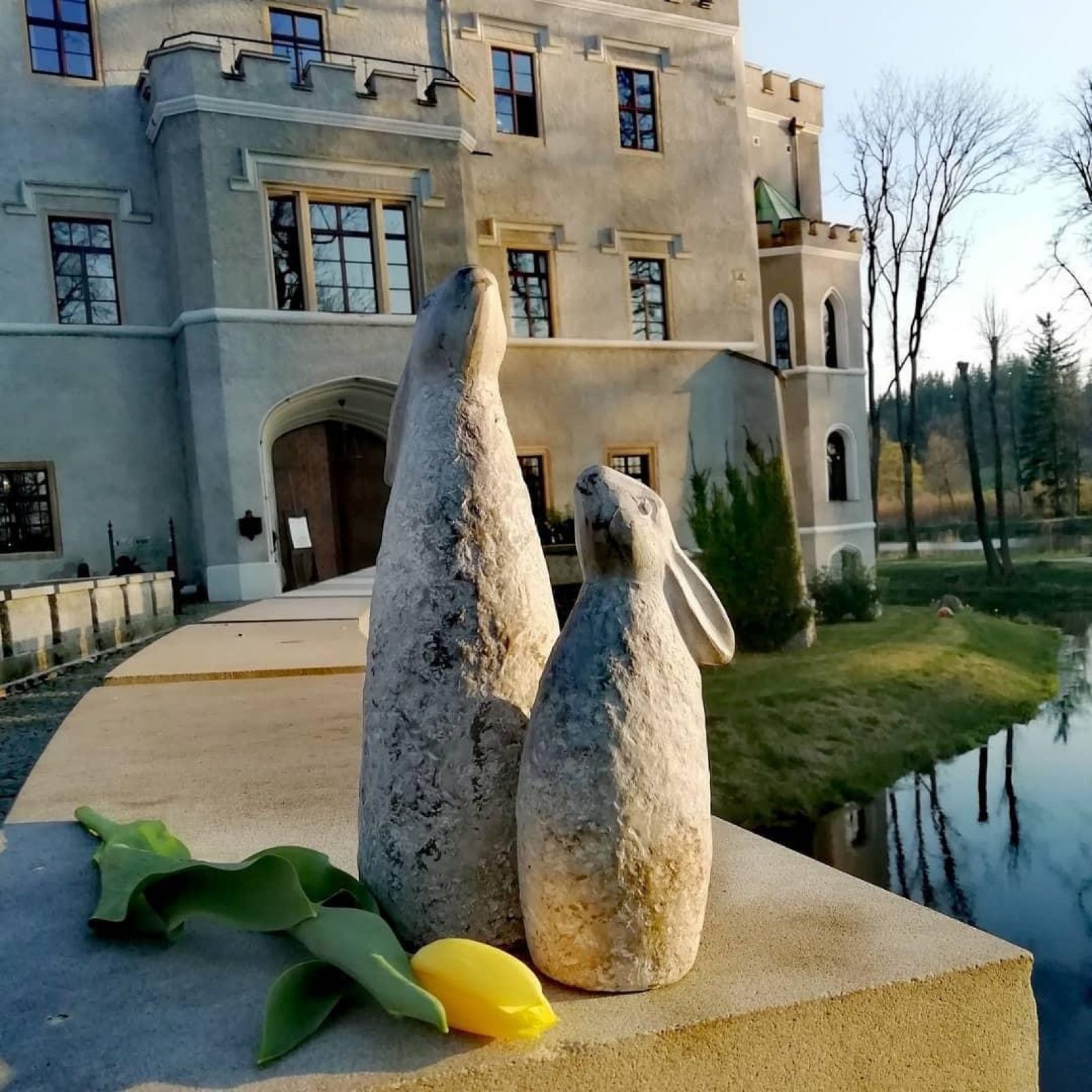 Vouchery  na pobyt lub do restauracji w Zamku Karpniki  