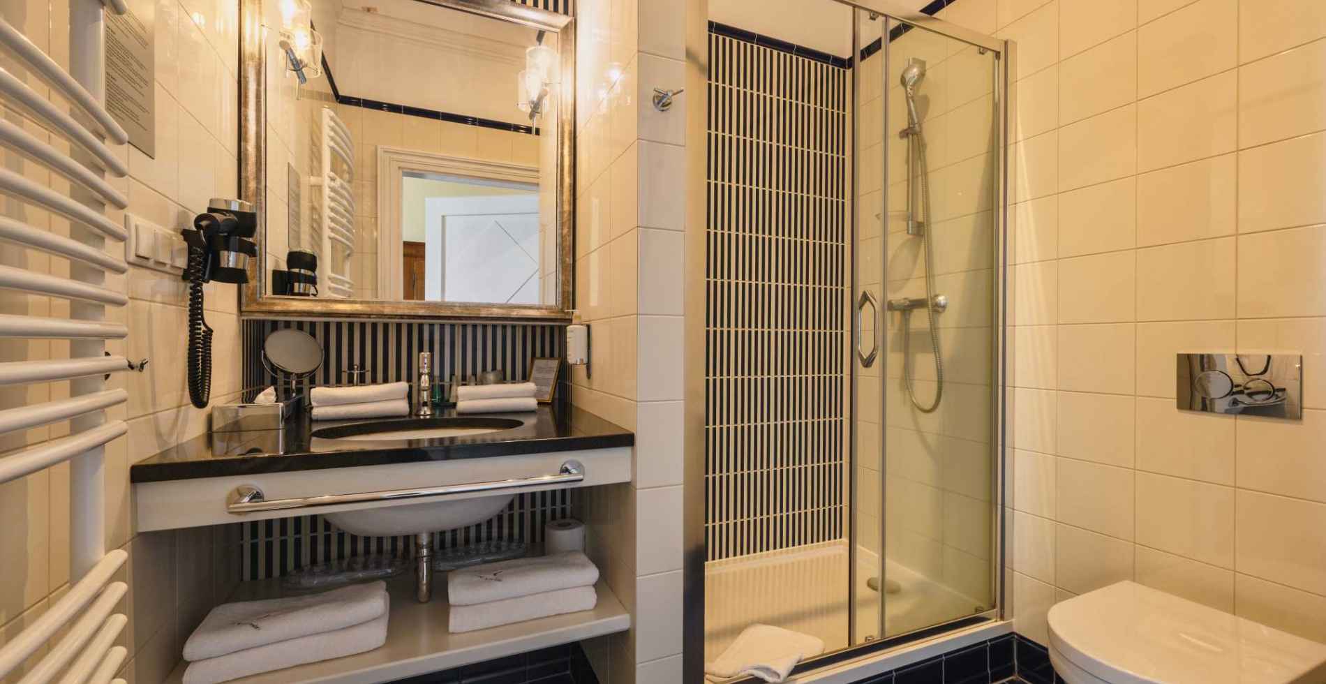 Łazienka w pokoju Junior Suite nr 5