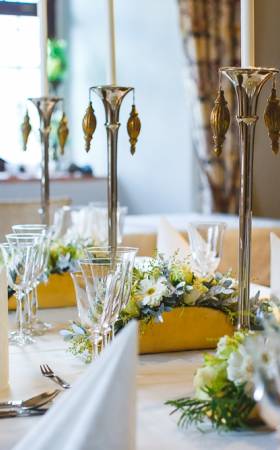 Przyjęcie ślubne w sali śniadaniowej