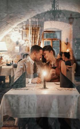 Atmosfera restauracji w Zamku Karpniki