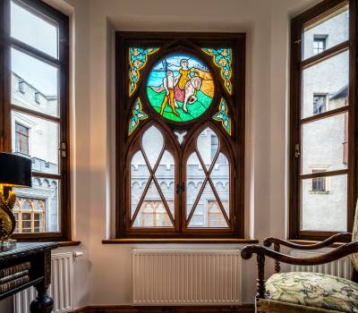 The Royal Suite - bay window in the hallway