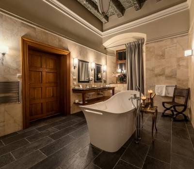 Renaissance Suite - bathroom